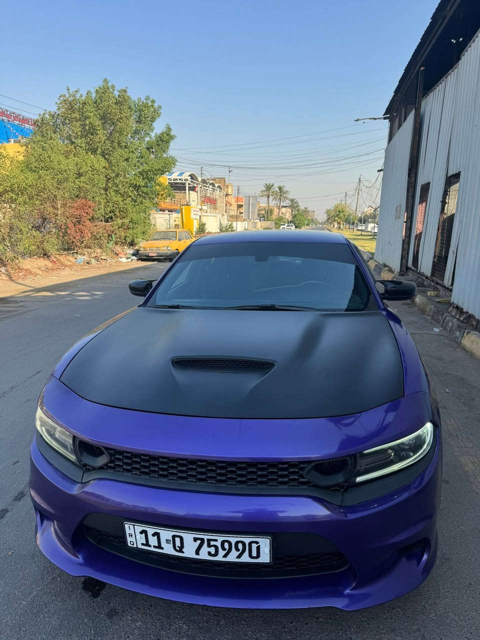 السلام عليكم

دوج تشاجر  2019 SXT ماشيه 90mi  
الون بنفسجي 
رقم بغداد 

السيارة حادثة جاملغ امامي وباب السايق فقط سيارة محدثه GT

شاشة وسط
كشنات حضن + كشنات تدفئه + ستيرن 
تشغيل عن بعد نظام سبورت
سستم صوت 
حساسات خلفية
وبعد بيه مواصفات 
تحديد مسار  تخم تاير جديدة انتاج 2026 منضومة بانزين جديدة عدسات زنون 

ولا كلوب مشتغل بدشبول
تبريد راديترات على وضع الشركة 
السعر 193 

مكان السيارة :بغداد دورة 

للاستفسار: ***********
