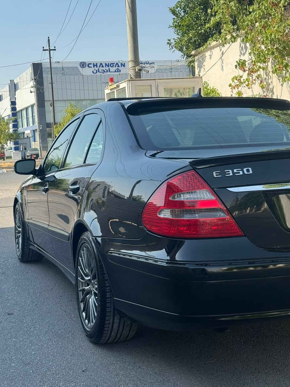 السلام عليكم للبيع فقط بدون مراوس بدون قسط نقد فقط
مرسيدس  W211 E350 2009 
واود امريكي كلين بدون حادث 
 قطع صبغ فقط رش بدون معجون 
محرك 350 عقل فوك المكينه 
محرك. كير. حداديته. تبريد. كهربائيات. جدد بوضع الشركه بدون عطل او نقص وادامه كامله جديده 
تخم تاير باتري منظومه بنزين جدد 
فول موصفات 
سلايد روف كشنات خرن وكهرباء وهيتر تجاوي كهرباء برده كهرباء ستيرن كهرباء لايت عدسه زنون 
الخ .. باقي تفاصيله معروفه 
رقمع بغداد 4 ارقام مشروع وطني تحويل مباشر مكانه بغداد العطيفيه 
والسعر 110 وبيه مجال بسيط 
اي استفسار فقط الاتصال ***********
