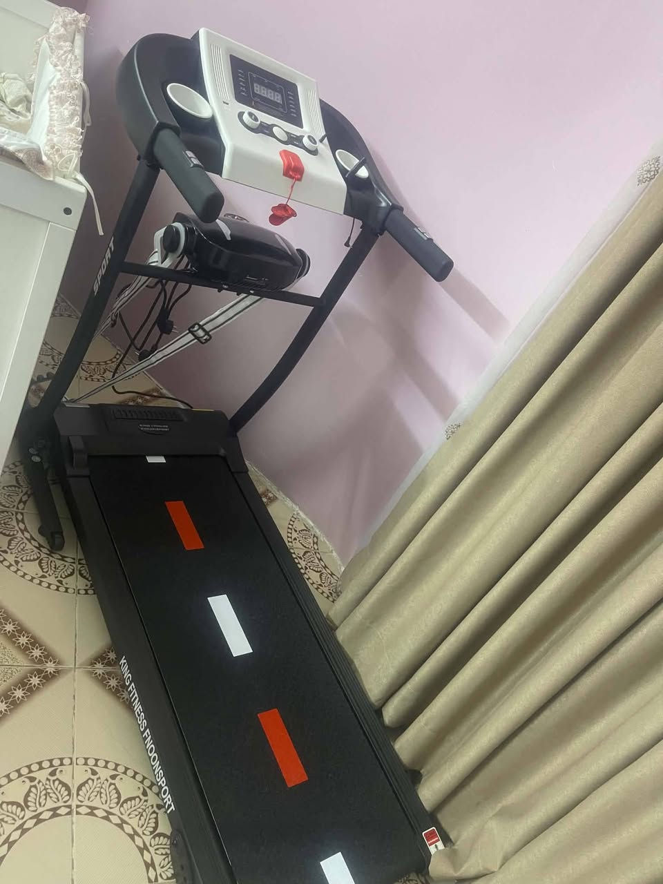 سلام عليكم
عندي جهاز جري جديد ممستعمل الله شاهد ولا مره بسبب
 تمرضت وسويت عمليه وعفته وهسه بسبب ضيق المكان اريد ابيعه اخذته ٣٠٠ الف ورايدته ٢٥٠ الف جهاز كلش حلو بي شاشه يبين بيها نبضات القلب والكالوريز والوقت وبي كيبل ينربط ع التلفون تشغل سماعات بي
 موسيقى وبي قرص نحت الخصر وبي جهاز رجاج تكسير الشحوم 
مكاني بغداد  الحريه ولايوجد توصيل


**إذا كنت صاحب هذا الإعلان وتريد حذفه لأي سبب، رجاءا أرسل رسالة إلى الدعم الفني**