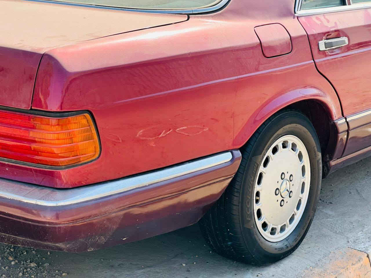 السلام عليكم 🧿 مرسيدس رئاسـي SEL300 خليجية اصل. 126
موديل 1990اصل مكينة 300قبق اسود عنكبوت بلاد
الباب الطويل لون ماروني اصل 
(رقم انبار انكليزي تحويل ثاني يوم هزه جديده سنويه 2030) وتتحول بكل المحافظات 1.سلايت شغال كله بلاد شركه طكتين 
2.اريل كهربائي
3.كهربائيات كلها شغاله وبلاد ماكو جطلات
4.تخم تاير جديد
5.حداديه خير من الله مكينه كير 
6.منضومه بانزين من تانكي وانت نازل جديده وارد
7.صاج الداخل ممكسر ولا ملعوب بي بلادي مشطب
8.باتري جديد 100
9.كشنات كهرباء
10.سنتر لوك
11.غرفه جلد رصاصي ابلادي لا كسر ولا تلزيك شرط لوك 
12.ستيرن كهرباء 
13. صبغ جماليه 
14.جام كهربائي/ العنوان بغداد السعر 100وبيها مجال للشراي الشراي يجي مو بس اتصال /***********
