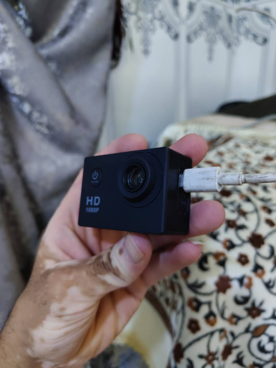 سلام عليكم كامرة للبيع ترهم سيارة او دراجة 
غير مستخدم بعدهة جديدة كاملة غراض 
بغداد الشعلة 
***********
سعر 50 بيهة مجال
