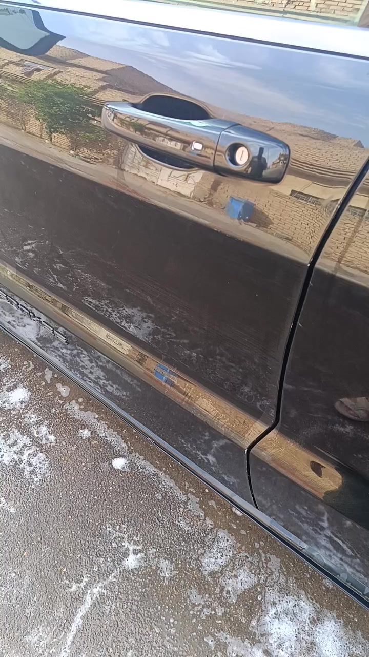 السلام عليكم  للبيع 
جيب شيروكي 2014 لمتد كلين فول مواصفات 
بدون صبغ وبدون بارد أو تبديل 
فتحه بانراما 
جنطه كهرباء 
مري قلاب مع R
شاشه كبيره 
كامرا خلفيه 
تحكم استيرن جهتين 
شفتات بالستيرن 
حساس خلفي مانع تصادم 
كشنات اثنين كهرباء 
كشنات اماميه تبريد وتدفئه 
كشنات جلد اسود 
داخل اسود فحم 
دوسات كهرباء 
لايت زنون عدسات مع عين الشيطان سعره 500$
سياره كامله تخم تاير صدر امامي خلفي 
السعر 220$
رقم اربيل بسمي 
*********** بيه واتساب
