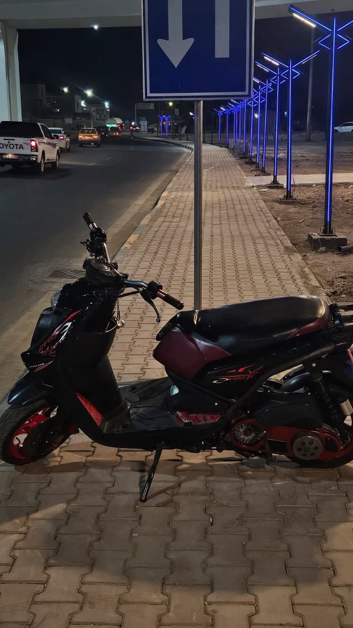 سلام عليكم سكنس جبلي موديل 2013 الدراجه نضيفه وبيه تزويد خارجي وكلجات رياضي الدراجه كامله مكمله الشراي يجي خاص لو علا هاذ الرقم ***********
