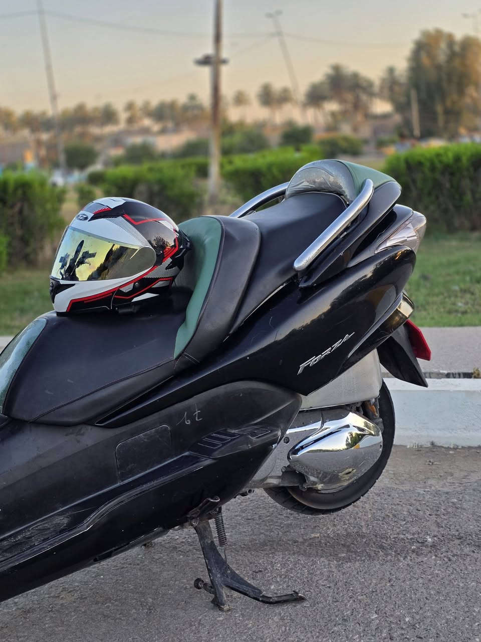 سلام عليكم شباب 
ألحلال للبيع 
9.0
لون أسود لامع 
7كير 
نضام s✈️رياضي
عليها أضافات 
جامه طويله +نيكلات معه حامل موبايل كزوز رياضي طرب🔥
قبق شوته +كلجات نيكل 
دوشمه جديده 
عليها أدامه كامله من ألداخل 
مكاني بغداد قرب جسر المثنى 
سعر 9أوراق وبيها مجال حك الجيه 
هـ***********
