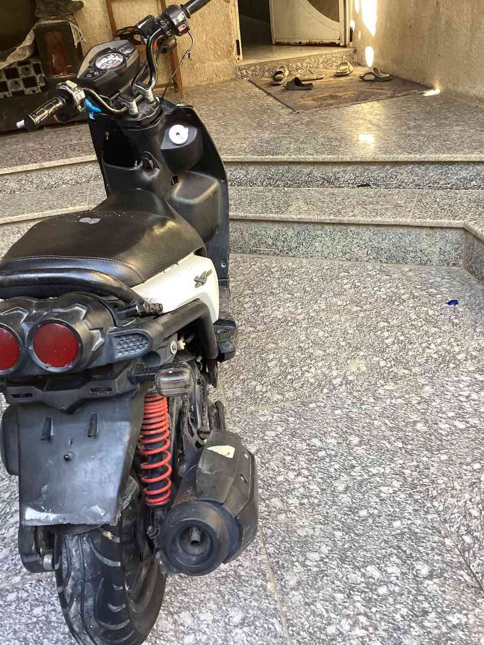 سلام عليكم سكنس جبلي للبيع دراجه بلادي سبانه مامدود عل مكينه اكفلك من التاير للتاير اي نقص مابيها الدراجه السعر خاص *********** متواجد واتساب وفيس
