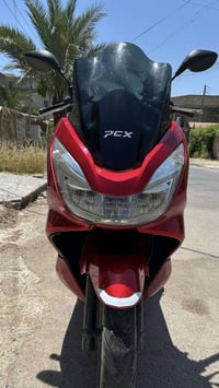 PCX الجيل الثاني ياباني دراجة مرتبة ونضيفة مال جناي / البلديات تقاطع ا...