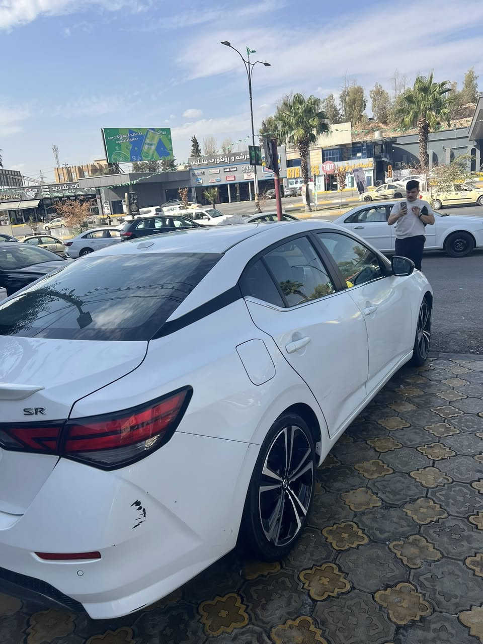 نيسان سنترا 2021 SR بلس فول مواصفات اللون ابيض رقم اربيل سنوية بأسمي تحويل ثاني يوم حادثها موضع بالسونار السيارة صدر كير محرك مكفول لغد شاصي مكفول 
المواصفات رادار 360 درجة توقف ذاتي قيادة الية تحديد مسار نقطة عمياء فتحة شاشة كبيرة كاربلي كشن كهرباء ستيرن تدفئة كشنات تدفئة الكشنات كلها جلد السيارة بصمات عدد 4 كاميرة 360 درجة لايتات عدسات وحاجب السيارة انارة LED كلها بلادي سماعات ومضخم بلادي ماشية 60 تقريبا تخم تاير جديد صدر جديد تبريد وتدفئة مناخي منفصل ويل كب بلادي باتري جديد وبعد بيها هواي مواصفات العنوان بغداد الدورة السعر 130 ورقة وبيها مجال للشراي للتواصل ***********
