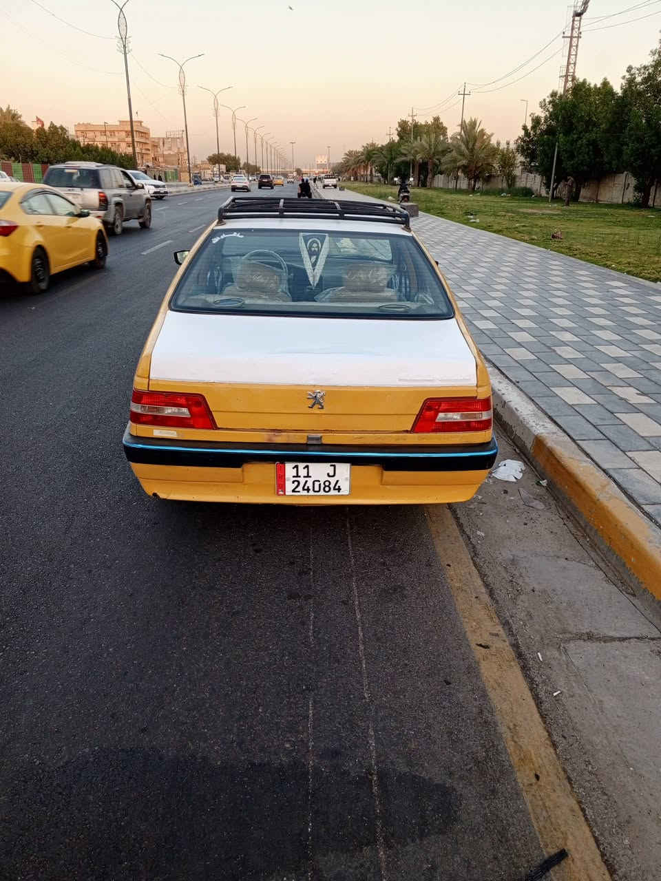 السلام عليكم سياره بيجو رقم بغداد انكليزي امصفره كير ومحرك كورله اوتماتيك داخلها خير من الله دشبولها كله يشتغل كيجات كهربائيات السياره جاهزه رقم السعر 32رقم الهاتف ***********
