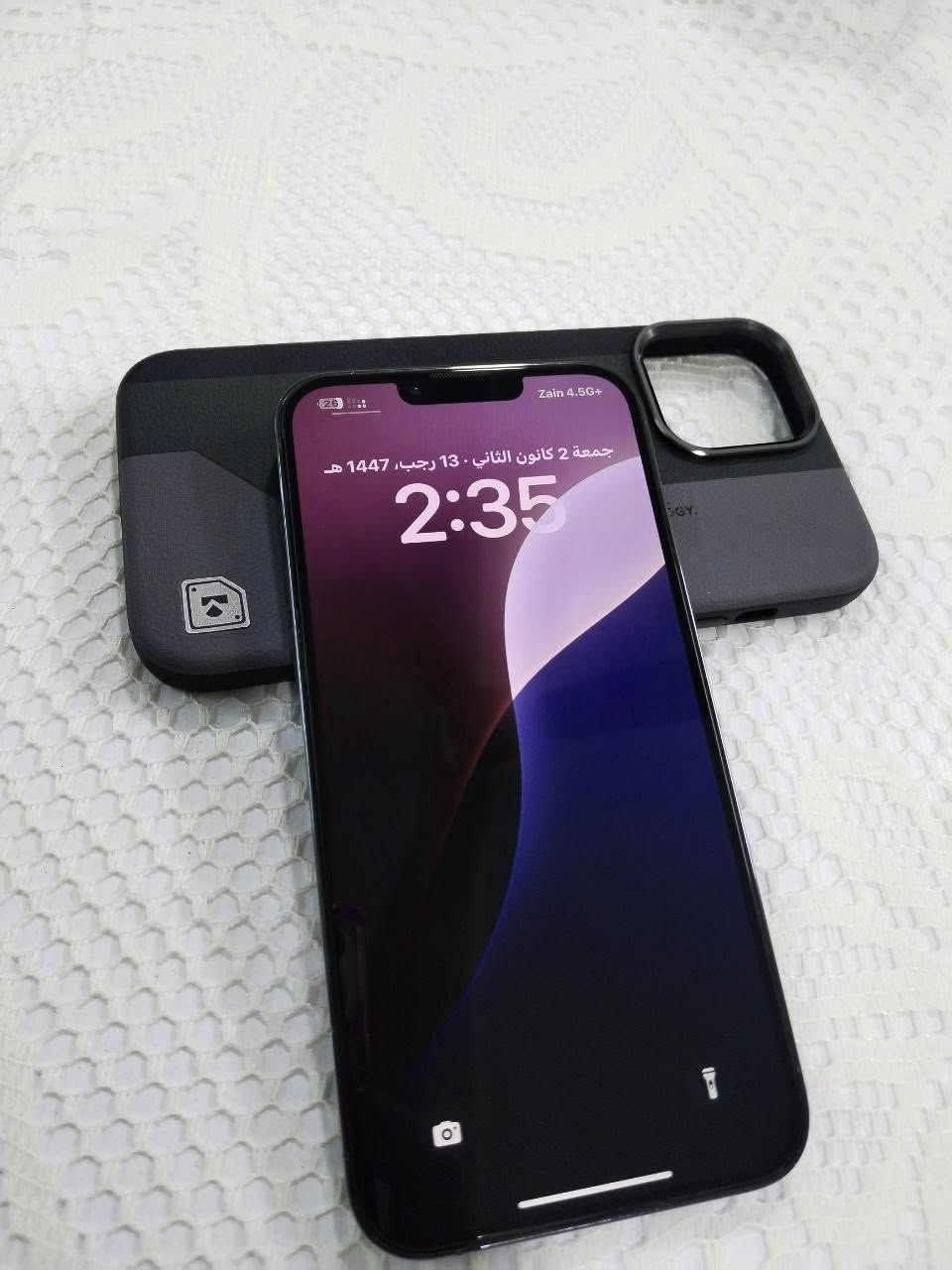 السلام عليكم 
للبيع…ايفون 13 برو ماكس لون بحري جهاز مال بيت وجديد بمعنه الكلمه شرط ما مبدل بي كلشي وبطاريه 95 شرط الاصليه مالته ما مبدله قطاره بالشحن مع كفرات 2 اصليات الواحد ماخذه ب 20 ومع شاحنه اصليه وبعد بيها ضمان ما منتهي كلهم شلع سعرهم 750 ألف 
الموقع:موصل حي الزهور 
للأستفسار:***********
