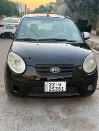 كيا بيكانتو للبيع 2011 ضررها قطعتين صبغ وبيها بداية نفخ وبيها كابون با...