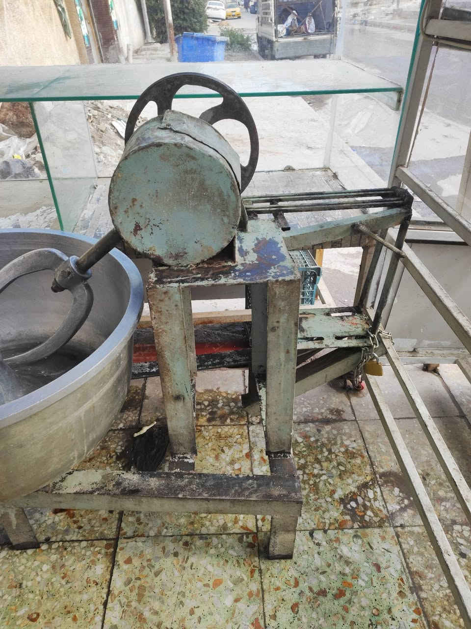 عجانه للبيع ام جيس نضيفه لجدر سوري 
*********** سعرها 350
