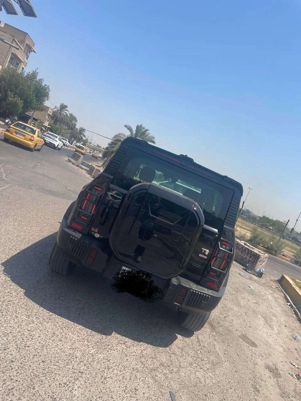 سلام عليكم
جيتور T2 لاكجري لون اسود 
موديل 2026
كفاله عامة  
 تحتوي عله اضافات (مغلفه bbf+شبكة راديتر +اضافات لايت امامي خلفي +عازل جام +اضافه شاشه محيطية )
فول مواصفات
ماشية :3,000 قابل للزيادة 
ضمان شركة حقيقي 
العنوان : بغداد  
السعر : 43,500,000 
الرقم :🌹***********🌹يوجد واتساب او اتصال
