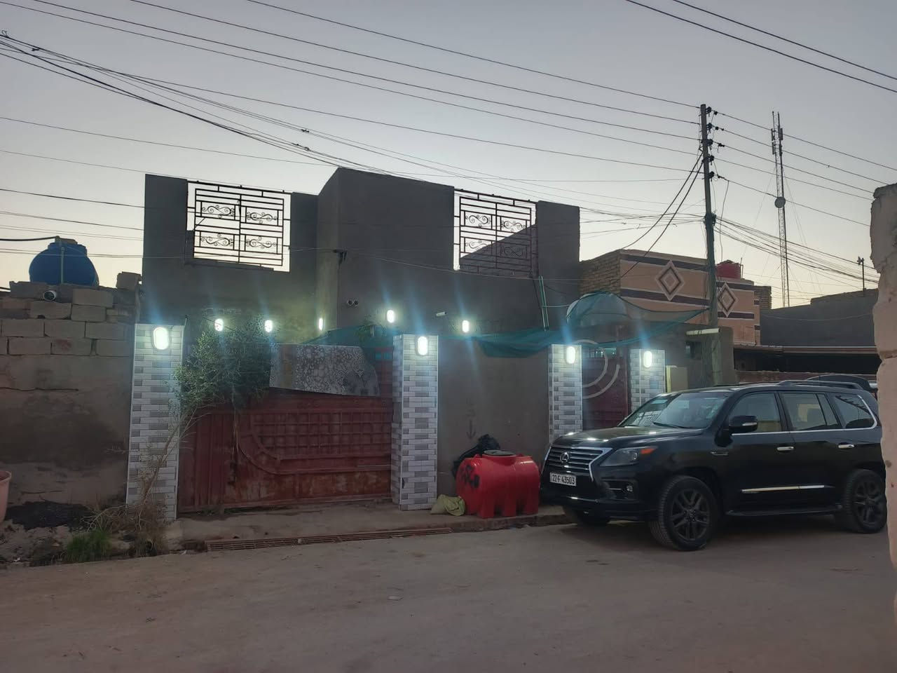 السلام عليكم بيت مساحه 200م البيع البيت قريب شارع ابو 30 قريب عله الوجعان بيت جديد وجاهز بناء جديد البيت جميع الخدمات متوفره مطلوب اسكان الاستقطاع الكتروني تريد تحويل او اقرار في المحكمه يرهم نقد ويرهم مراوس بيت ويرهم مده معا مقدمه للاستفسار الاتصال ع الرقم ***********
