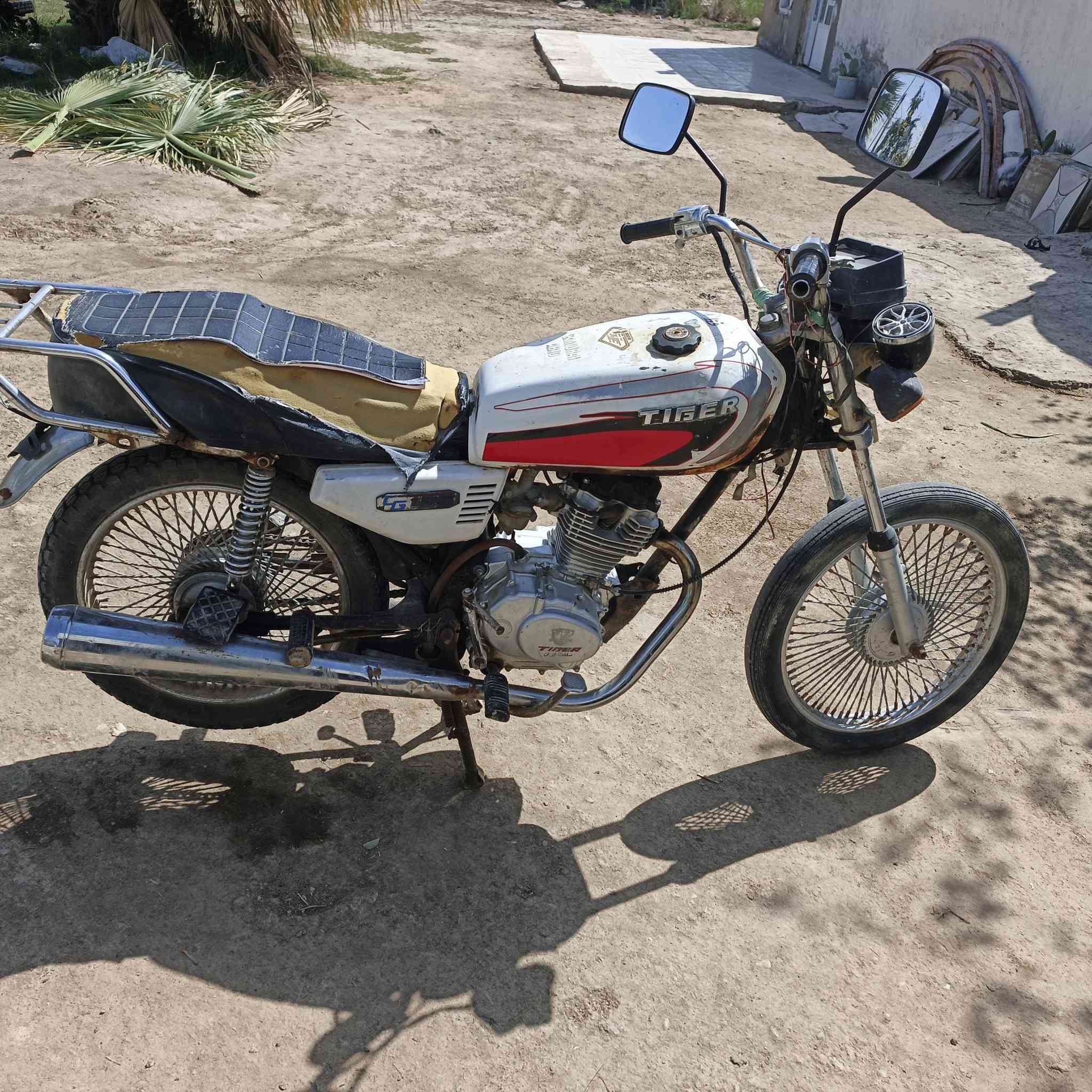 سلام عليكم دراجه البيع مديل ٢١ أوراق كامله السعر ٤٥٠ والشراي بي خير ويدلل وهاذه الرقم  *********** , مكاني ديوانيه بل سنيه
