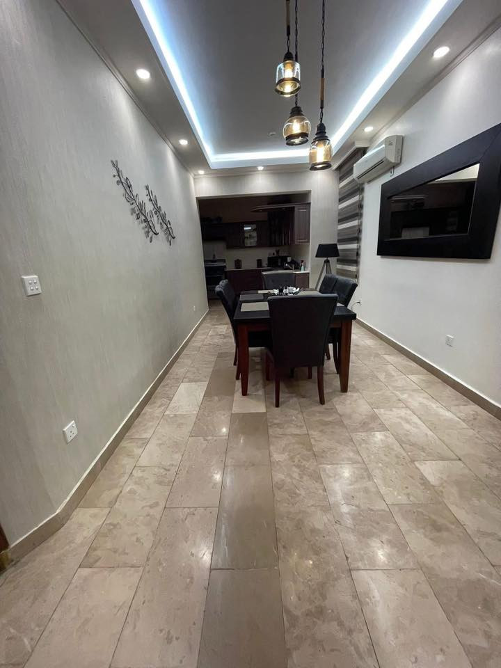 🔱 دار للايجـار في عرصات الهندية 🔱

عنوان العقار : 📍 عرصات الهندية جهة الكرادة خارج

♦️المساحة 550 مـتـر

يحتوي على كراج يتسع 4 سيارت ووحدات سكنية عدد 4

كل وحدة سكنيه تتضمن من صالة مطبخ وغرف نوم عدد 4 ومجموعة صحيات 

———————————————————————————-
الـمـهـنـدس عــمـر الــزيــدي ☎️

***********

***********

❗️❗️ نسـتـقـبل العروض البيع الشراء والايجار ❗️❗️

بيع - شراء - ايجار - ادارة امـلاك - مقاولات عامة

شركه دار السلطان للاستثمار والتطوير العقاري 

‎‏‎الفرع الاول /عرصات الهندية مجاور فندق بلوم 

‎‏‎ الفرع الثاني /الـسـيـديــة الضباط مقابل افران الرباط

‎‏‎‏‎زبائننا الكرام بِكُم نَرتقي ونَتشرف بزيارتِكم ونَفتخر بخِدمتِكم ❤
