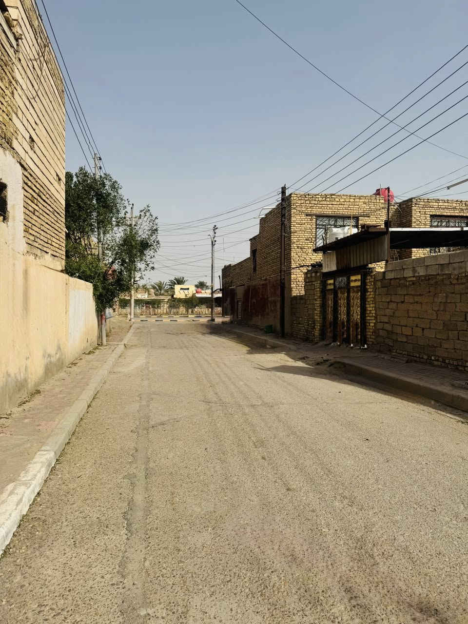 الدار للبيع المساحه 200 متر قرب دائرة كاتب العدل ( الشارع العام/ ثاني بيت بالفرع ) حي الامير
 قريب على مركز الشباب
( البيت بنيان جديد ونظيف جاهز للسكن )
للاستفسار :

‭0770 585 4877‬

‭0786 135 2473‬
