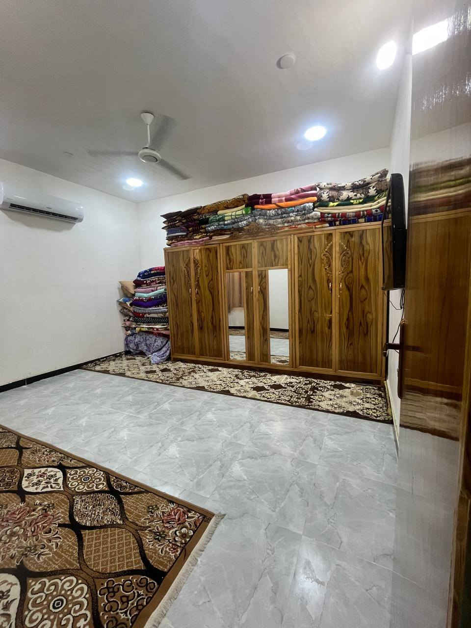 بيت المكان حي القصور مقابل مدرسه 200 متر الاستفسار ***********
