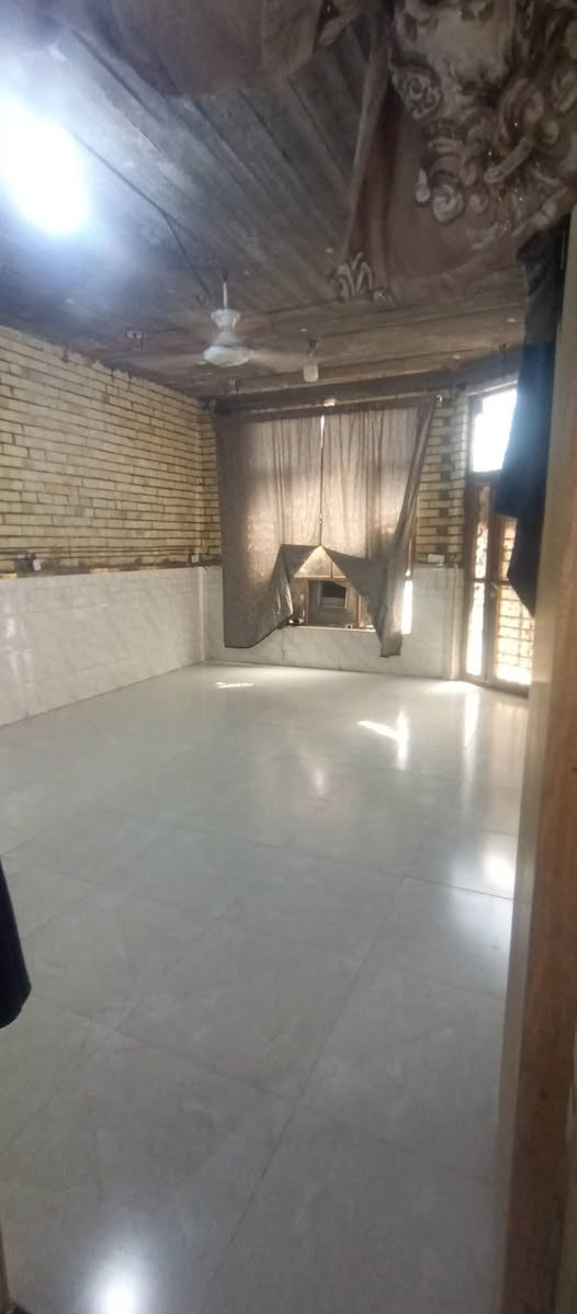 سلام عليكم اخواني الاعزاء موجود للبيع دونم وبي بيت كامل امكمل عدة الابياض وبي محلات عدد 2 وبي محطة مي ارو هم وبي مي سقي للكاع وبي بير حلو مو مالح صالح للسبح والغسل قرار 117زراعي بي مكاتبة وكالة من صاحب الأرض نفسه بعد الجسر الفرنسي البيت مسافة كيلوين أقل شوية عن الجسر الفرنسي الوجه 20 والنزال 125 البيت متكون من استقبال ومطبخ كامل كلة سيراميك المطبخ و3 غرف نوم اثنين قياس كل وحدة منهم 4وربع في4 وربع وحدة جبيرة 5في4 وخدمات خارجية وخدمات داخلية البيت جاهز من كل النواحي بس الابياض نقص... أرضية بورسلين
***********👉واتساب متواجد علة هاذ الرقم 
وإني آسف علة الإطالة سعر البيت 125 وبي مجال أنشأ الله اخوكم وخادمكم أب رسم الخدمة متواجد رصيد واتساب *********** 👉 واتساب ورصيد وتتدللون أنشأ الله والشراي ايشلع اعيوني #الجميع
