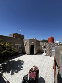 الخميسات • بيت ٣٠٠م • قطعة ٧٠٠م