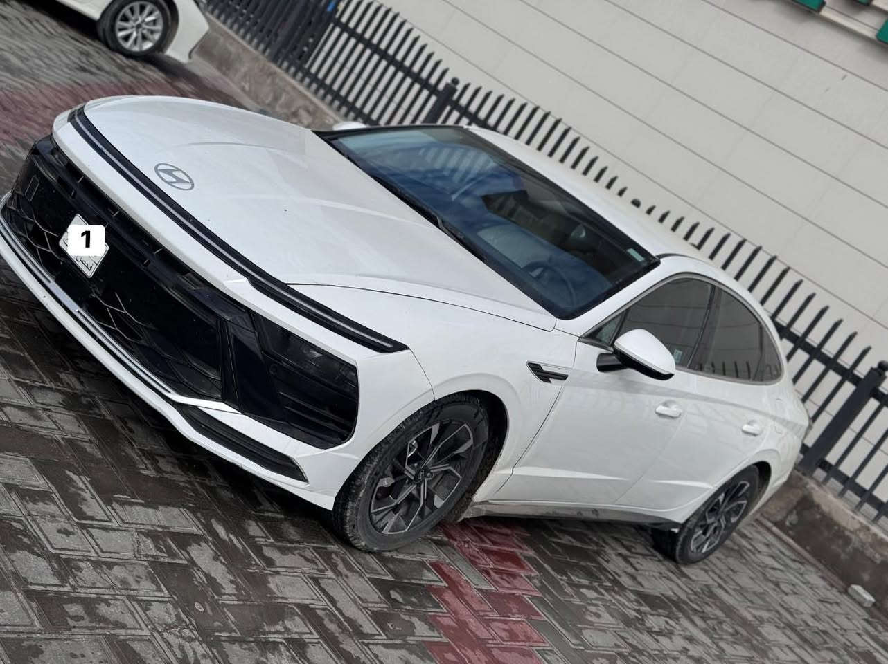 يالله.
سوناتا 2024. دخول جديد 
ماشيه 8000mi فقط. 
ضرر صبغ فقط . 
للبيع او مراوس حسب الاتفاق. 
للاستفسار اكثر. ***********.
