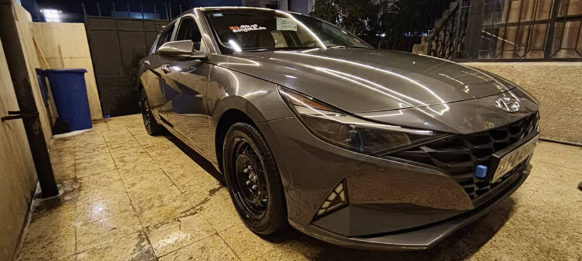 السلام عليكم النتراء هايبرد للبيع موديل 2023 ماشيه 25 حادثه تبديل بنيد بس ليبل واحد لون اسمنتي فول عدا فتحه وشاشه مو دجتل  دوشمه عام تخم تأير جديد مواصفات توقف ذاتي رادار امامي وخلفي سايد بريك بصمه تبريد بيانو بدون ايرباك استخدام شخصي مكان سياره بغداد الشعب شارع الأسواق مركزيه رقم الهاتف ***********
