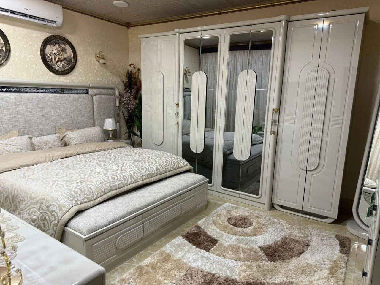 @إشارة
  سلام عليكم دار للبيع
الموقع 🛑 داره كوناره مقابيل بانزين خانه حيدر  
مساحه الدار 🛑🏘️ 250 م بناء الدار طابوك واجهه الدار مرمر 
جنس الدار 🛑🏘️ طابو صرف
محتويات الدار 🛑
غرف نوم 2 
صاله 
صحيات 
منور 
مطبخ حار بارد 
الطابق الثاني 
غرفه نوم 
صاله كبيره 
صحيات 
استقبال
الدار ديكورات حديثه 

للستفسار اتصل على الرقم التالي واتساب 🛑🏘️***********
