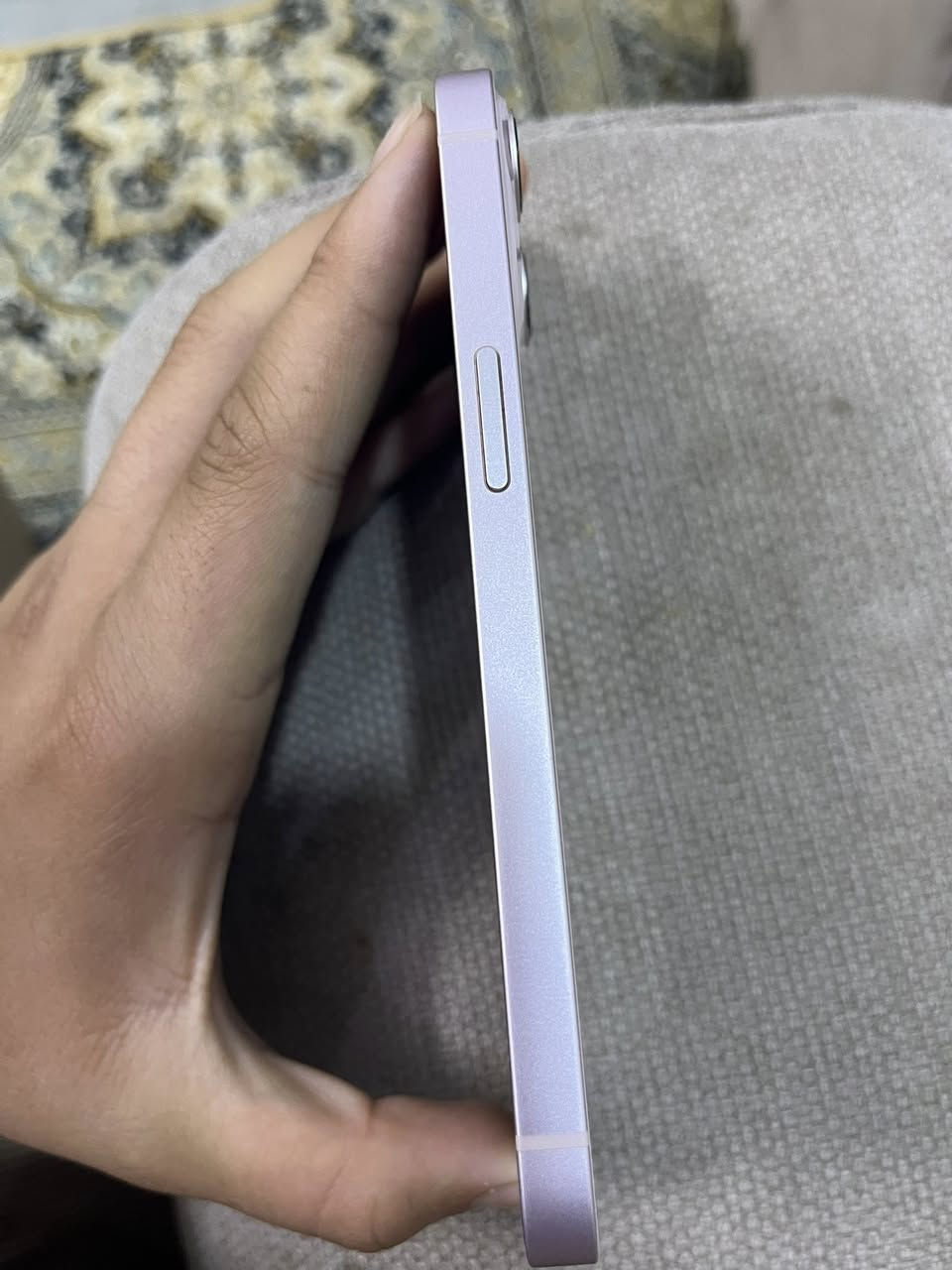 السلام عليكم ايفون 13 مكفول كفاله عامه من كلشي ذاكره 128 بس بطاريته نازله 79  وجهاز كلش نظيف المكان بغداد الغزاليه السعر 400 وبي مجال الرقم :***********
