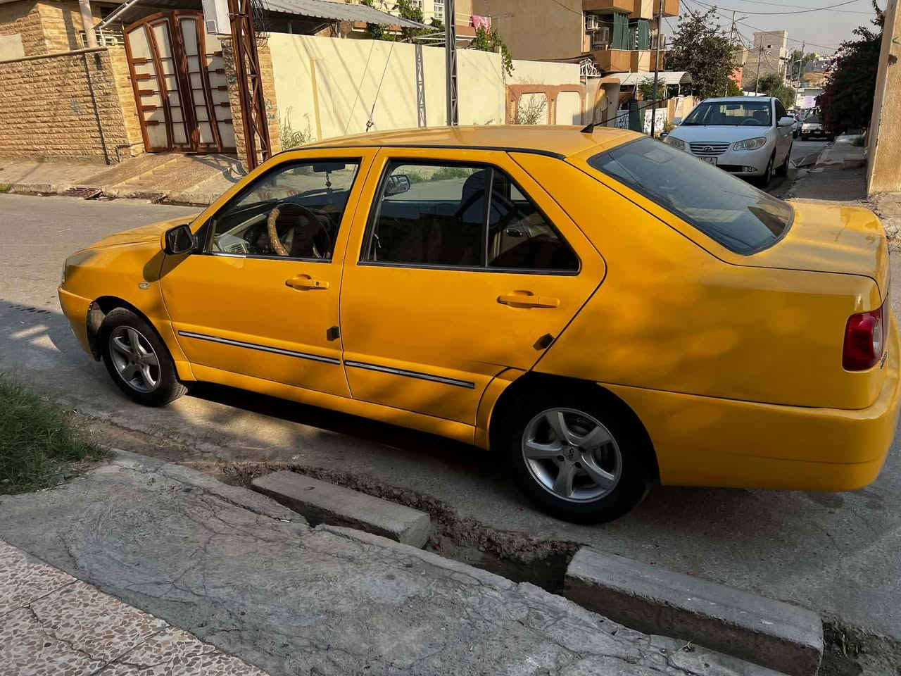 للبيع كوين مديل ٢٠١١ رقم نينوى سياره جاهزه بيها صبغ بوند و صندوك مال تقحيل ما بيها أي ضرار ما يعوزها شي  رقم الهاتف ***********
