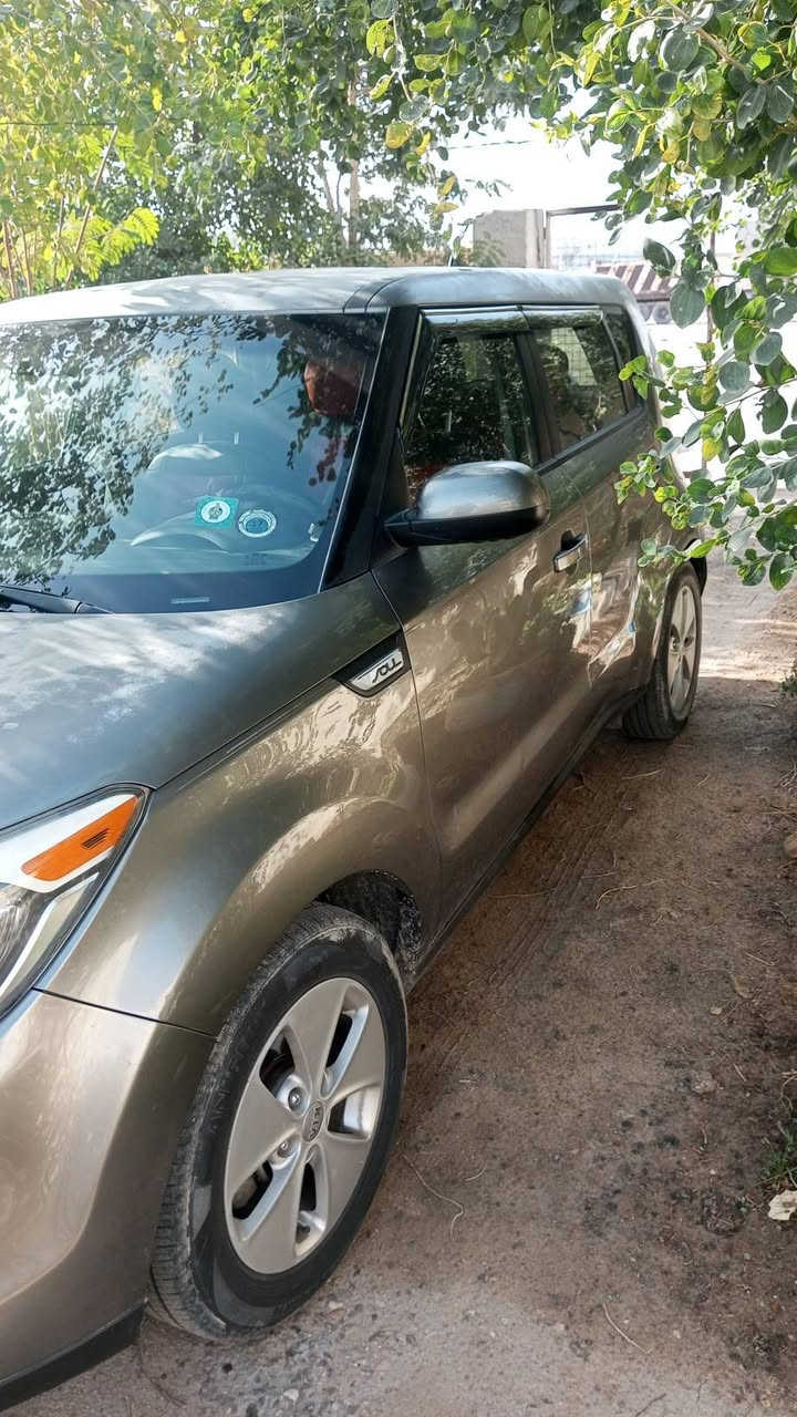 السلام عليكم...صول موديل 16 لون نفطي سياره جاهزه بدون حادث بيه جراد خفيف باسمي محرك 1600 تحكمات ستيرن كامره خلفيه تبريد شغال سياره جاهزه السعر 120وبيه مجال موبايل ***********...بيع او مراوس
