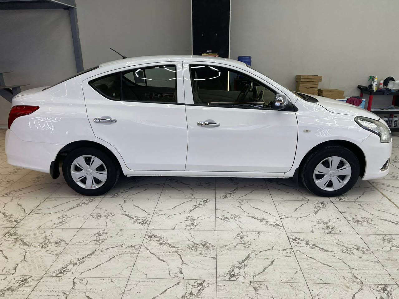 نيسان صني موديل 2018
ماشية 95 الف كيلو
بيها بابين مبدلة و صبغ بالجاملغ عكس السايق وشبر بالصندوك
السياره كير محرك تبريد ممتاز
الصدر و الحدادة مسويها جديد و التايرات جديدة
سيارة ربع ما تحتاج تصرف عليها جاهزة من كلشي
رايدها ب 10,300 دولار وبيها مجال للشراي
متواجد واتساب
***********
*********** بغداد, العراق
