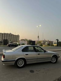 للبيع بي ام موديل ١٩٩٢ ٥٢٥ محرك وكير كبس كير اوتوماتيك سياره نضيفه داخ...