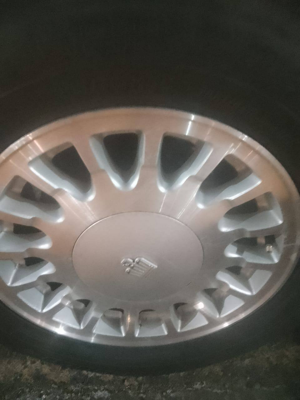 السلام عليكم هارتوب مكفوله كص ونقل وضربه  السياره حداديه كدام تعبانه كلش كشره نضيف عوزه ترتيب كهربائيات غرفته حلوه كيره بي ضعف راعيه بالجبايش اتكفل تحويل  سعرها ٢٥ وبيه مجال السياره عوزه ترتيب كشره نضيف***********
