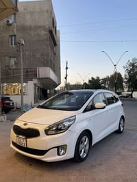 كيا كارنز ٢٠١٤ خليجي مكينه ٢٠٠٠ دوش ماشيه ١٣٧ سياره بيها ربع جاملغ خلف...