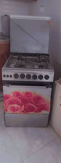 ثلاجه حجم كبير • تجميد جيد • طباخ شغال