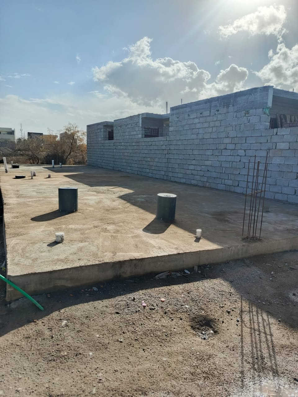🏡 للبيع منزل مع قطعة أرض
📐 المساحة: المنزل160 متر
و مساحة الارض ايضاً 160متر  (رفت جاهز للبناء).

✨ المواصفات:

* منزل يحتوي على غرفتين نوم (سويت).
* باقي التفاصيل والمواصفات موضحة بالصور المرفقة.

📞 للاستفسار أو حجز موعد للمعاينة:
***********

️ تنبيه مهم:

المنزل وقطعة الأرض غير معروضين للبيع معًا، وإنما كل واحد يُباع بشكل مستقل
