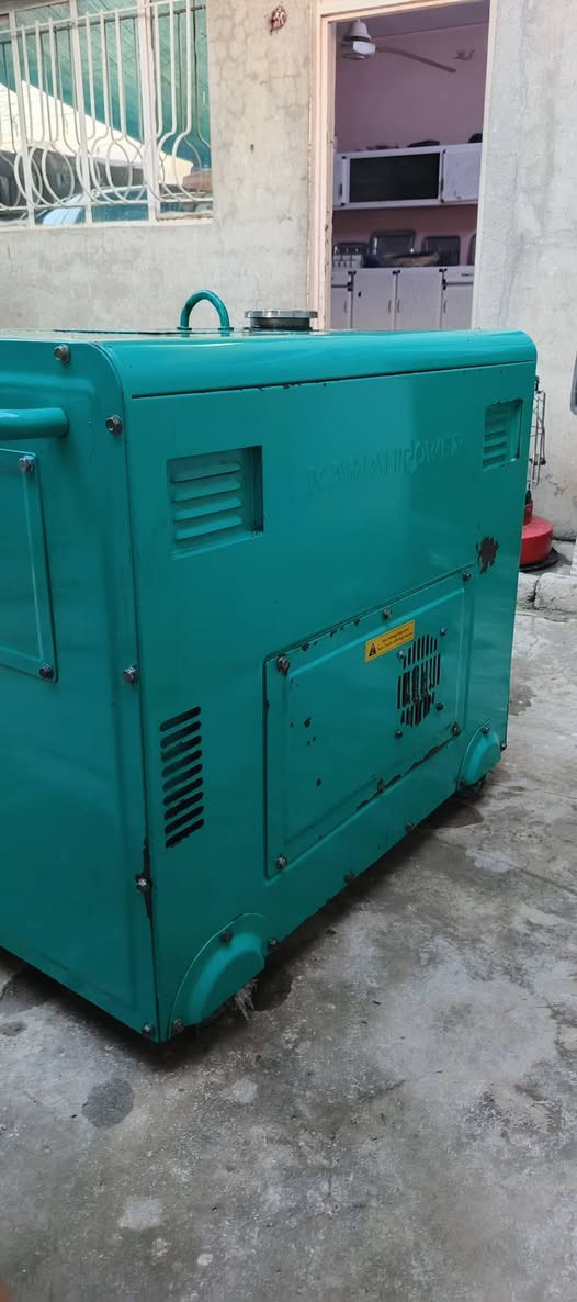 السلام عليكم  مولده كاز صندوك كاتم 25 امبير سلف فقط يعوزها باتري. عل فحص السعر 600 وبيها مجال  مكاني موصل حي الانتصار  *********** بي واتساب
