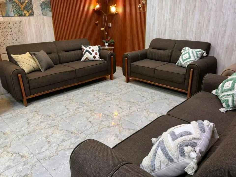 صنع عراقي  
أحدث التصاميم الفنية 
🖍الشغل حسب طلبكم من ناحية اختياركم الالوان وعدد المقاعد 
⭕️مواصفات العمل 
♦️اسفنج. مميز 
⭕️ الخشب مقعد مضغوط 
رجل عظم عاج 
قماش كتان او قديفة 
توصيل بغداد مجاني 
محافظات متوفر توصيل


**إذا كنت صاحب هذا الإعلان وتريد حذفه لأي سبب، رجاءا أرسل رسالة إلى الدعم الفني**