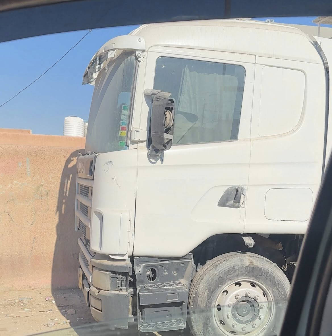 إسكانيا مديل 2000.   …رقم أربيل…..مكينه420جديده عل سحك……كير3‎%‎3………..سنويه صاقطه…..أبيع فقط راس…..
سعر80ورقه
***********
