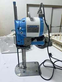 للبيع 📣📣📣  مقص كهربائي حجم ١٢ ( نظيف جداً )   اوتي بخاري ( سلفر ستار )...