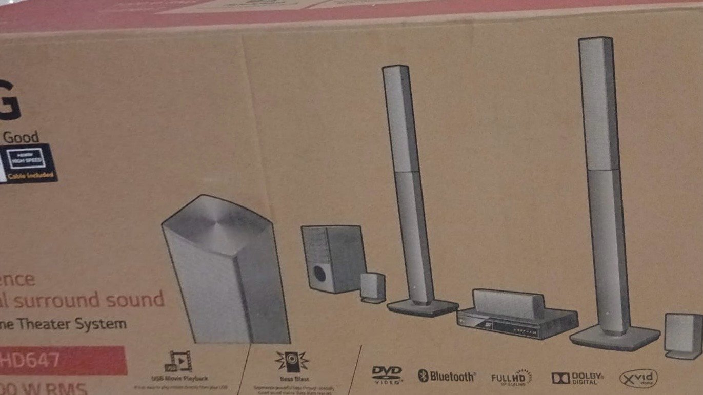 للبيع سماعة LG وكالة - مسرح منزلي Home Theater 📢

المواصفات:
✅ 7 قطع كاملة
✅ القوة: 1000W صوت قوي ونقي
✅ 2 سماعة عامودية امامية
✅ 1 سماعة تحت التلفزيون Center
✅ 2 سماعة خلفية يمنة ويسرة Surround 
✅ 1 سب ووفر - الدمام للصوت القوي
✅ 1 ديفي دي DVD

المميزات:
🔹 ربط بلوتوث مع الموبايل والتلفزيون
🔹 2 منفذ HDMI 
🔹 3 منفذ ARC

الحالة: وكالة نظيفة شغالة 100%
المكان: العطيفية - بغداد
السعر: 350 الف بي مجال بسيط جداً للمشتري

للتواصل: واتساب ***********