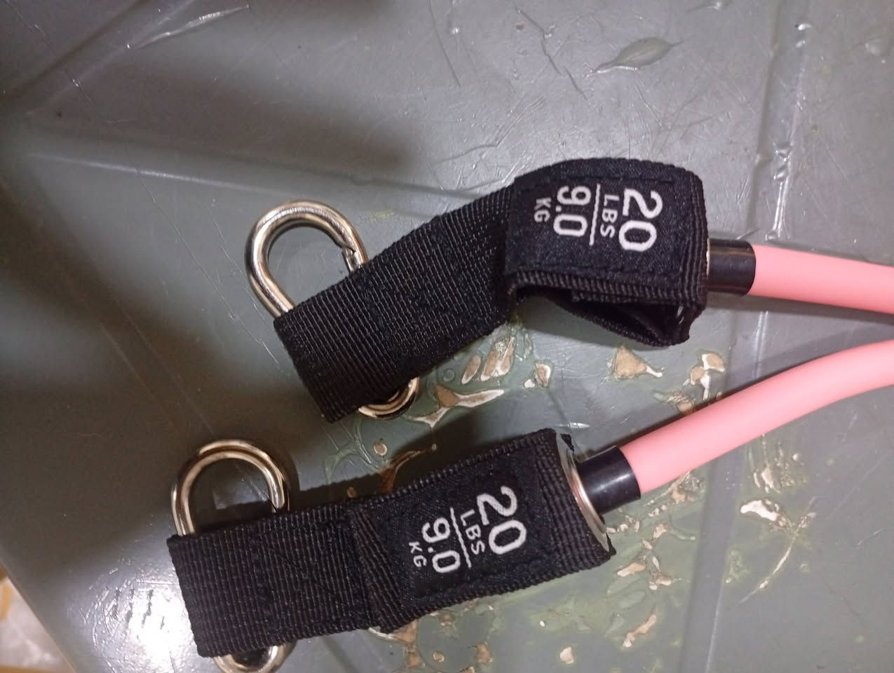 جهاز متكامل جميع التمارين بي اوزان من ال9 كيلو الى 18.2 كيلو كامل مال رشاقه ونحت بس ب25 الف واتساب ***********
