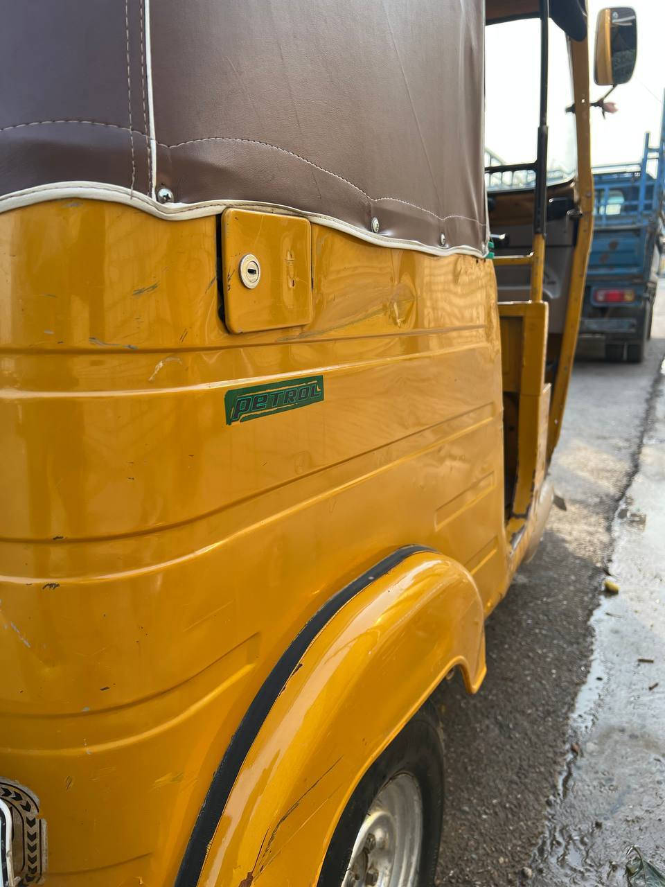 السلام عليكم تكتك موديل عشرين رقم وسنويه مكينه مجفته جديد بيه بيه تعمير بصفحه بس والباقي مكفول العنوان الحسينية مال راشدين رقم***********
