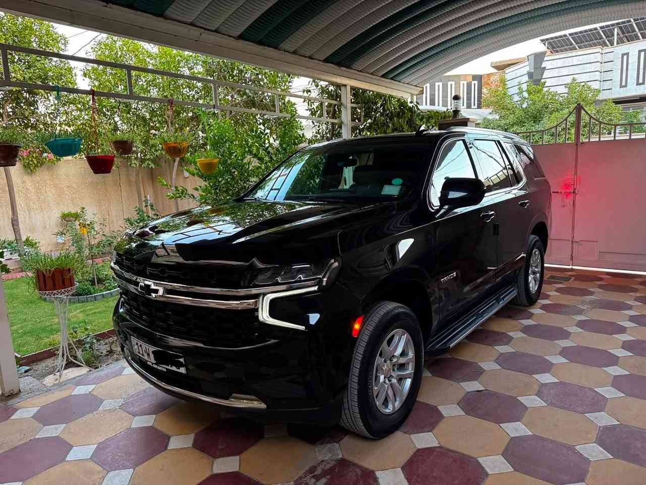 السلام عليكم
تاهو LS  موديل 2024 
المحرك V8,5300
ماشية 26 الف فقط 
وكالة المنصور باسمي من الوكالة استلام 
بچم برايمر 
*******************************
المواصفات
*5بصمات ابواب +تشغيل عن بعد
*ثلاث وضعيات قيادة 
*رادار امامي+ رادار جانبي
*مانع تصادم 
*تحديد مسار 
*حساس امامي +خلفي
*ثلاجة وسطية تبريد +تجميد
*كامرة خلفية دوارة 
*سايد بريك دكمة
*نقطة عمياء
*لد نهاري
*كراسي كهرباء
*نظام نزول المنحدرات + مانع انزلاق
*ايرباك عدد8
*حساس ضغط الاطارات
وبقية المواصفات المعروفة 

سيارة نظيفة جدا بحالة الوكالة تحت الضمان 
تبديل دهن فقط بالوكالة مبدللها.
مكفولة من التكحيل والpdr وكلشي حته الدعاميات 
485$ وبيها مجال 
بيع فقط بدون مراوس🚨
***********واتساب
***********
