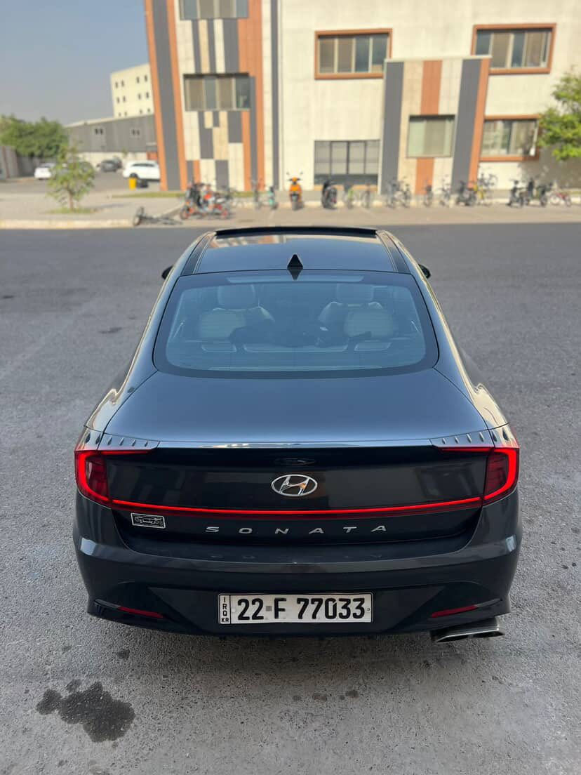 للبيع سوناتا 2020 باسمي مرقمه تحويل ثاني فول موصفات  وبعد موصفات الفول معروفه  بيه حادثه جدآ بسيط الباب خلفي فقط بدون دواخل سونار موجود بيه بل منشور  سياره جديده محرك الفين ونص المرغوب سياره جديده بمعنى الكلمه وحلوه وبل عافيه على الي ياخذه بسعر مناسب جدآ 155 بيه مجال بسيط مستعجل على البيع اتصال على رقم تالي ***********
