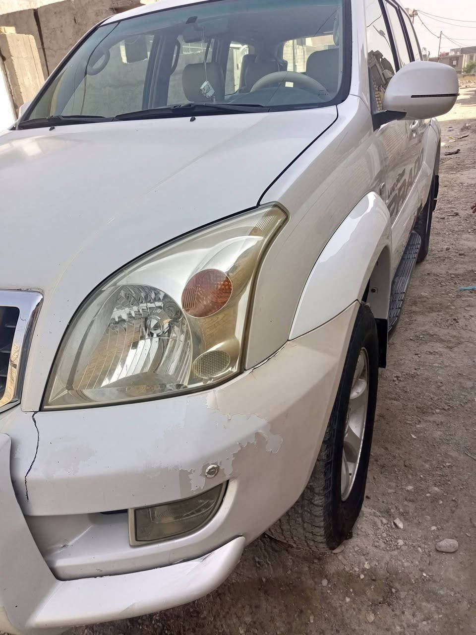 السلام عليكم برادوا موديل 2009رقم سليماني دولي بأسمي مكفوله كفاله عامه صبغ وضربه  اربعه سلندر سيارة حيل نضيف ومرتب حتى دعاميات بدون صبغ تخم تاير مابيه اي نقص للبيع او مراوس حسب القناعه السعر خاص ***********
