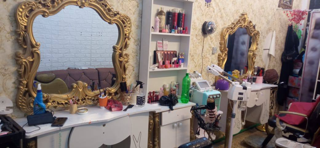 سلام عليكم للبيع غراض صالون محل كامل في بغداد ***********/***********
