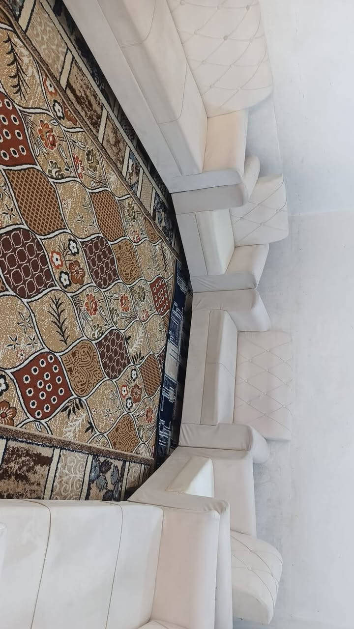 تخم 10مقاعد جديد كلش اي ضررمابي نضيف جد سعره 230يوجد توصيل داخل كربلاء ***********
