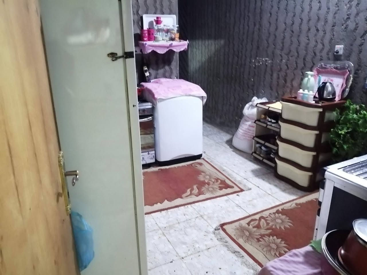 بيت للبيع طابو زراعي كوفة سهيلية شارع معمل الدبس شارع الامام المهدي قرب مدرسة كنده الاهلية مكوناته استقبال مطبخ صالة غرفة منور عدد 2 حمامات عدد 2 للتواصل *********** مساحة 100 متر السعر 50 مليون وبيه مجال للشراي الصادق
