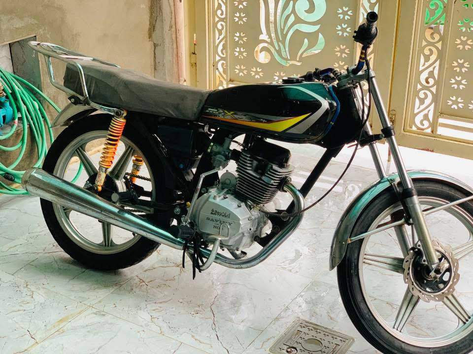 السلام عليكم للبيع سيفان
شغال شرط السعر 300 مع الصندوق 
عنوان دهوك 

***********
