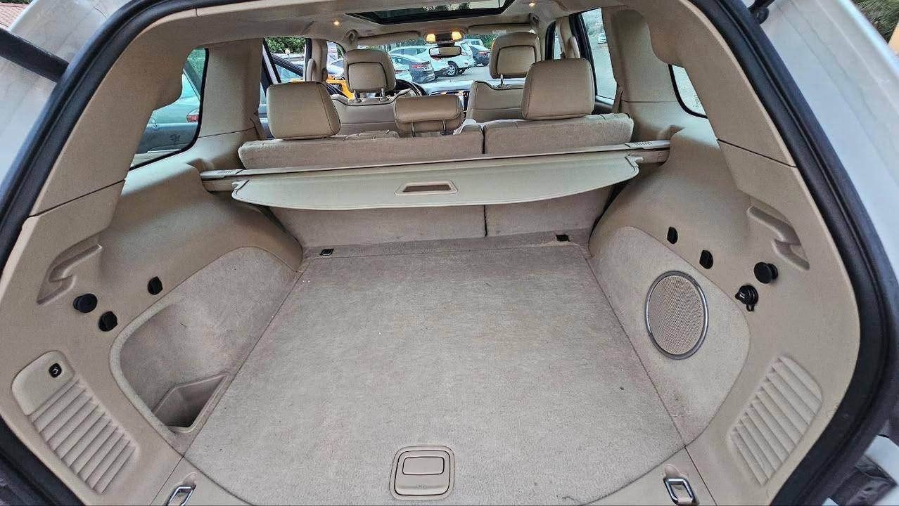 يا الله السلام عليكم
جيب افور لاند خليجي 2019
وكالة هارلم فول موصفات معروفة 
ماداعي اذكر بيهة طخطخات ومعمرات بدون 
دواخل مكفولة لغود شواصي بسونار واضح كولشي 
 
سيارة ماشية 92 الاف كيلو
رقم اربيل تحويل مباشر بسمي 
السعر 265
لاستفسار ***********
مكان بغداد مدينة الصدر
